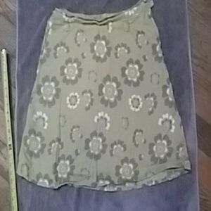 Linen floral printed skirt.
